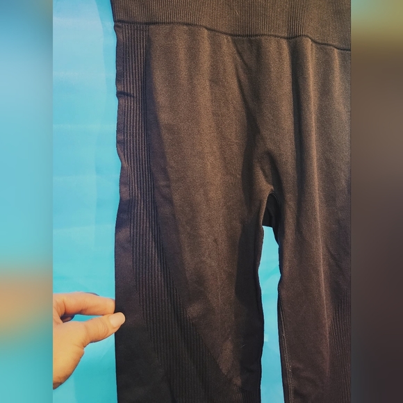 PINK ACTIVE VICTORIA'S SECRET women's leggings grey size medium/large perfect! - Picture 5 of 5